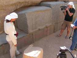 ris124 Грат по краям кубиков 3-й пирамиды_Гиза, Египет.jpg
